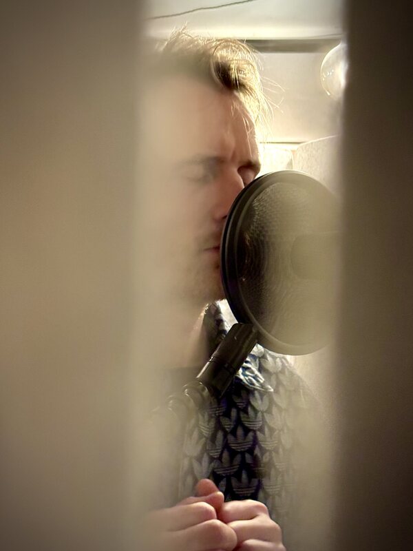 Bänz in the vocal booth